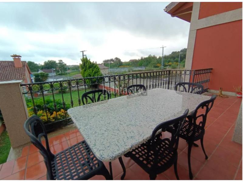 Foto 0149ae71-5a3a-45ae-a146-d09be76f7798. Casa aparellada amb calefacció aparcament a Sanxenxo pueblo Sanxenxo