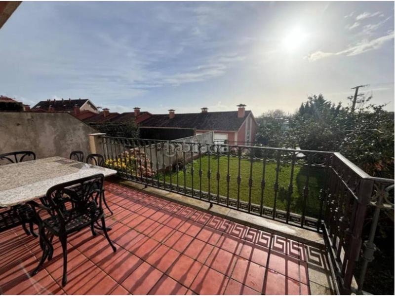 Foto 8b3a2d54-b994-4c8f-868f-92e8bfa4b132. Casa aparellada amb calefacció aparcament a Sanxenxo pueblo Sanxenxo