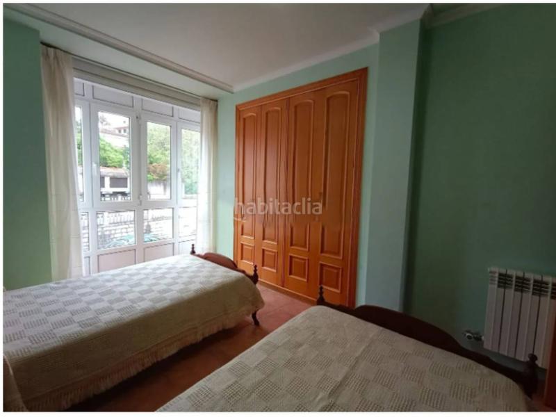 Foto eeead25d-d932-4b7d-8541-b93a5292f977. Casa aparellada amb calefacció aparcament a Sanxenxo pueblo Sanxenxo