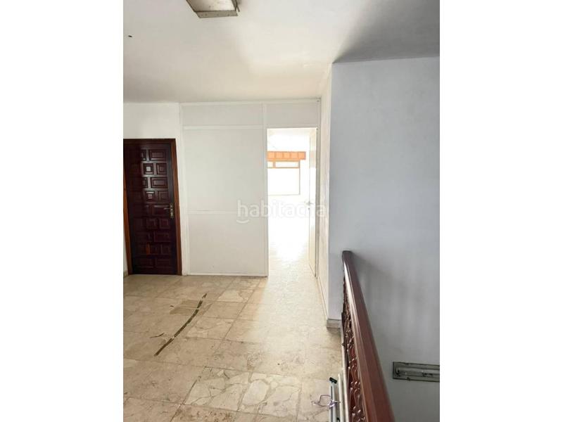 Foto 130c9370-62de-4408-8546-cfaf9795d3c4. Edifici a Grove (O)