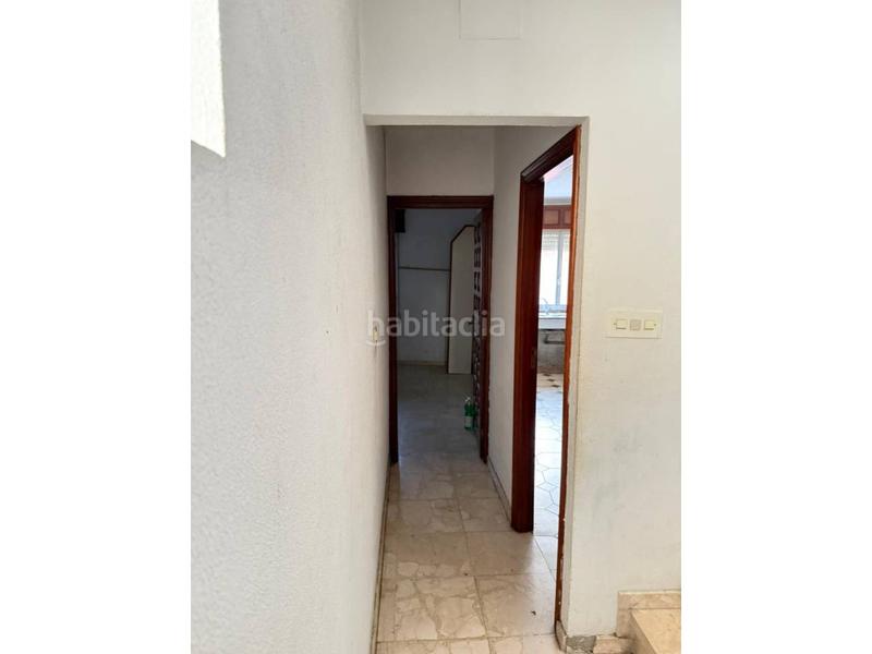 Foto 9c57f759-4c90-4336-980a-5460d6d1e95a. Edifici a Grove (O)