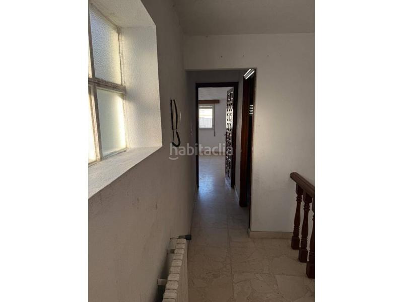 Foto bdd2ab56-ddf1-4a9c-b72c-fa17befc91da. Edifici a Grove (O)