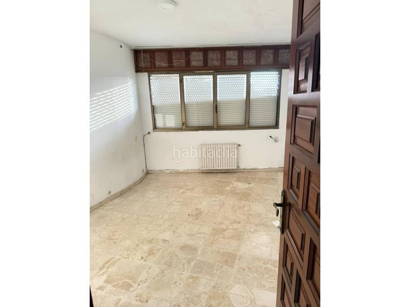 Foto f4069ffb-3c8c-4d0d-baad-b940cc198d2a. Edifici a Grove (O)