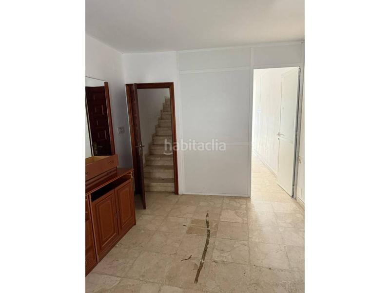 Foto fafe148c-543e-4e3c-ba66-151a09cdb20e. Edifici a Grove (O)