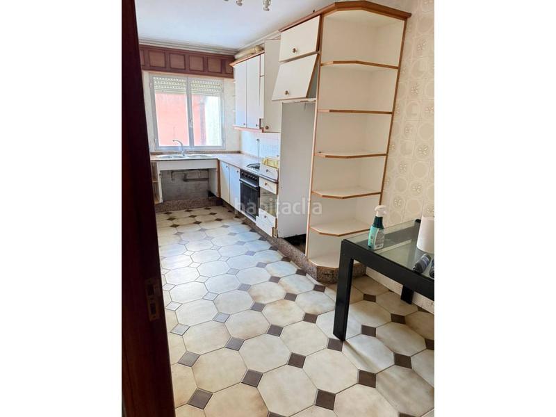 Foto fe01338a-7fad-402c-951b-feb4d4ea3582. Edifici a Grove (O)
