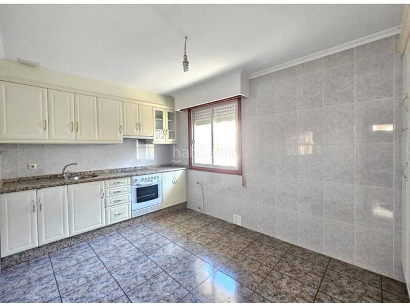 Foto 048d99e8-e2d8-4eef-aa8d-6a7d804beaef. Casa amb aparcament a San Francisco Ourense