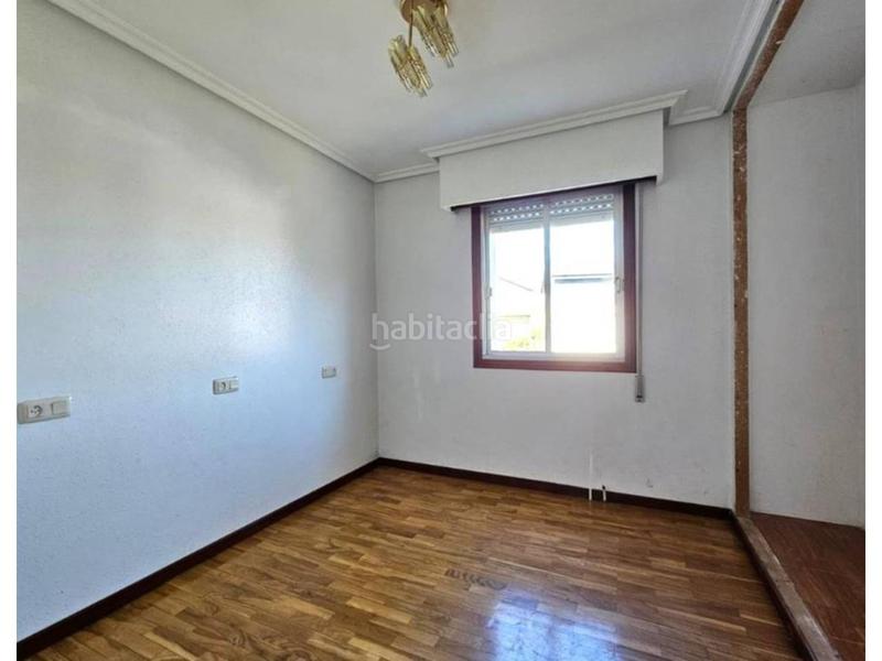 Foto 146cfeba-0a9a-41c5-acbb-6bfe8febbe6a. Casa amb aparcament a San Francisco Ourense