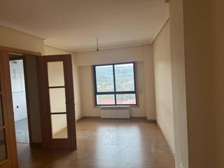 Flat in San Cibrao das Viñas. Venta de piso en san cibrao das viñas