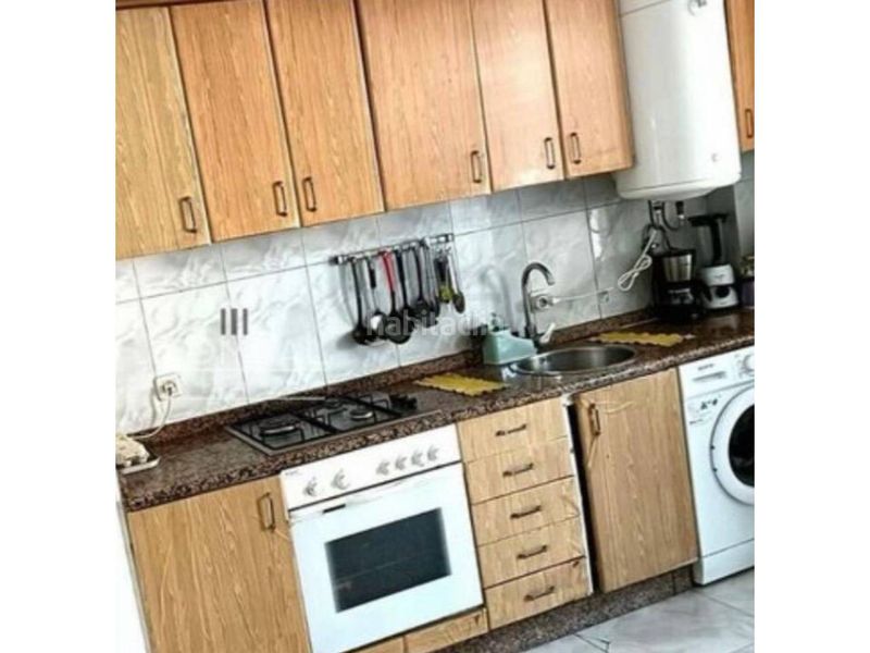 Foto fc23958b-50ec-4672-9410-3da369e6a3e9. Edificio in Couto Ourense