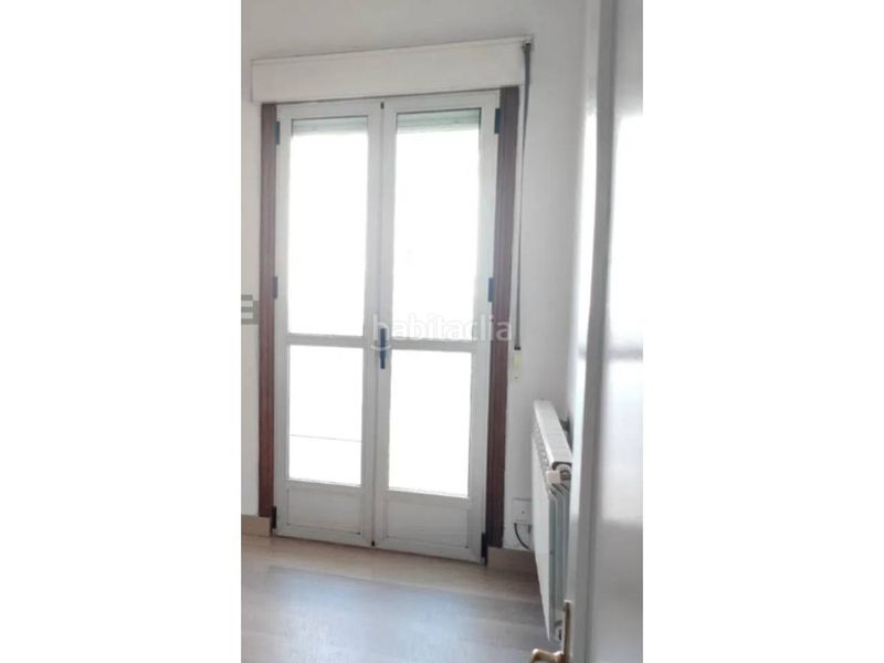 Foto b0a4b7bf-7393-4b84-8949-f32d6dd59aa0. Casa amb calefacció a Universidad Ourense