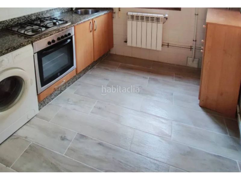 Foto b12fbee9-9d5c-4da8-b0ee-08e0c042673c. Casa amb calefacció a Universidad Ourense