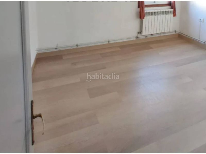 Foto f474f2ac-b36f-4106-bbf5-96b536284d34. Casa amb calefacció a Universidad Ourense