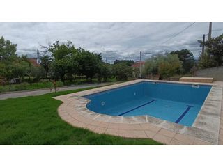 Haus in San Cibrao das Viñas. Se vende chalet de piedra en o cumial con autobús urbano
