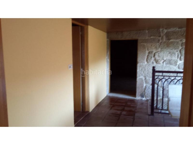 Foto aa6306d6-0154-438b-b39b-9d38ebc5cfff. Casa adossada amb aparcament a Ventiun Ourense