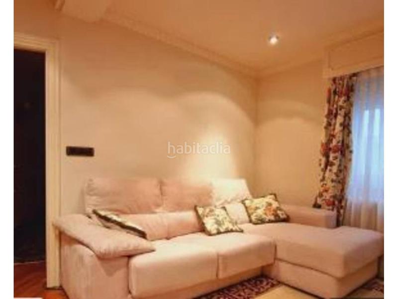 Foto d403a595-8509-4031-8cc7-3340c2cbe2d8. Piso  en venta en centro en Casco Viejo Ourense