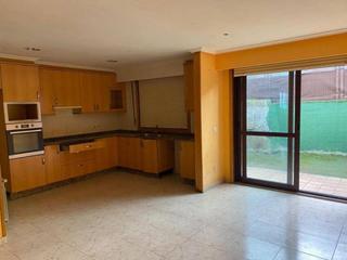 Reihenhaus in Centro. Venta chalet adosado a 5 min en coche de ourense precio negociab
