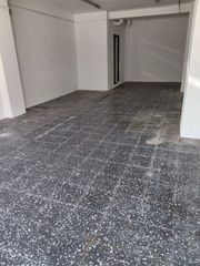 Lloguer Local Comercial a Plaça de la granja 2. Local en alquiler,el poligano de la granja,el prat de llobregat