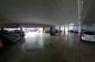 Local commercial à Carrer de rosa ribas i parellada 15. Venta local/ parking de 740metros