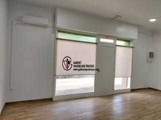 Local commercial à Centre