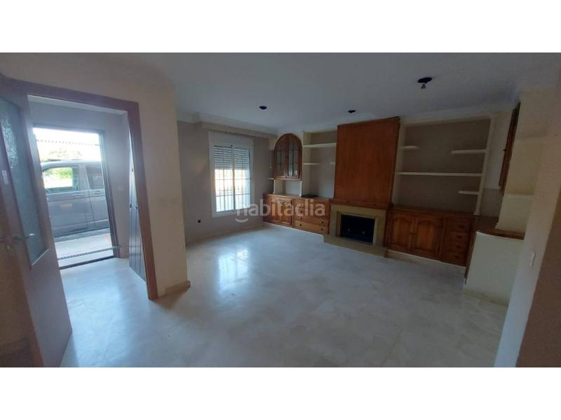 Foto 12f60c8a-e674-4f0e-841a-550df93307f2. Casa amb aparcament a Parque Atlántico - Ronda este Jerez de la Frontera