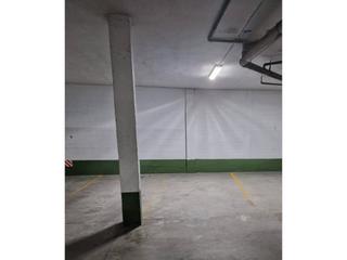 Aparcament cotxe a Centro. Garaje en venta en centro