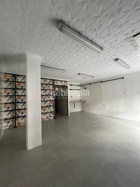 Foto 696052e4-ff4d-4550-9b99-c564a3d741b7. Alquiler local comercial tienda en alquiler en Pino Montano - Consolación Sevilla