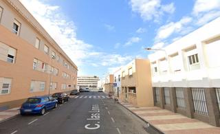 Duplex in Roquetas pueblo. Atención inversores  inmueble ocupado, se vende en estado de ocu