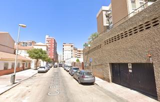 Pis a Girón - Las Delicias. Inmueble ocupado  piso en primera planta en málaga capital