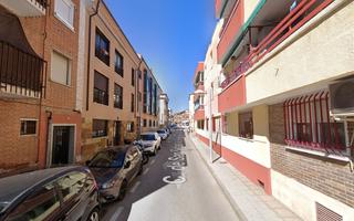Pis a Parque Europa-Los Pitufos. Inmueble ocupado  piso en segunda planta en pinto madrid