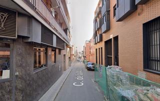 Pis a Valdeacederas. Inmueble ocupado  barrio tetuán madrid