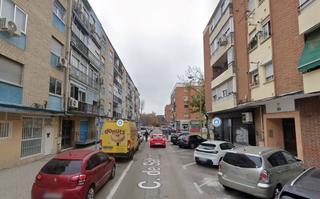 Pis a Los Rosales. Inmueble ocupado  villaverde madrid