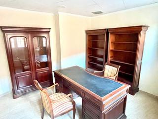 Büro in Roquetas pueblo. Clínica dental en venta en roquetas de mar