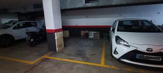 Parking coche en Plaça de garrigó 3. Plaza de fácil acceso y maniobra, parking tranquilo  solo reside