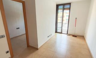 Lloguer Pis a Plaça del mercadal 8. Piso con balcón en el corazón de sant andreu. contrato de larga