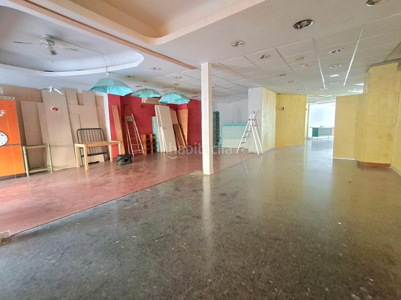 Foto d437eeb8-97fa-4020-8c95-c0f5e3bb869e. Local commercial dans Centre Cornellà de Llobregat