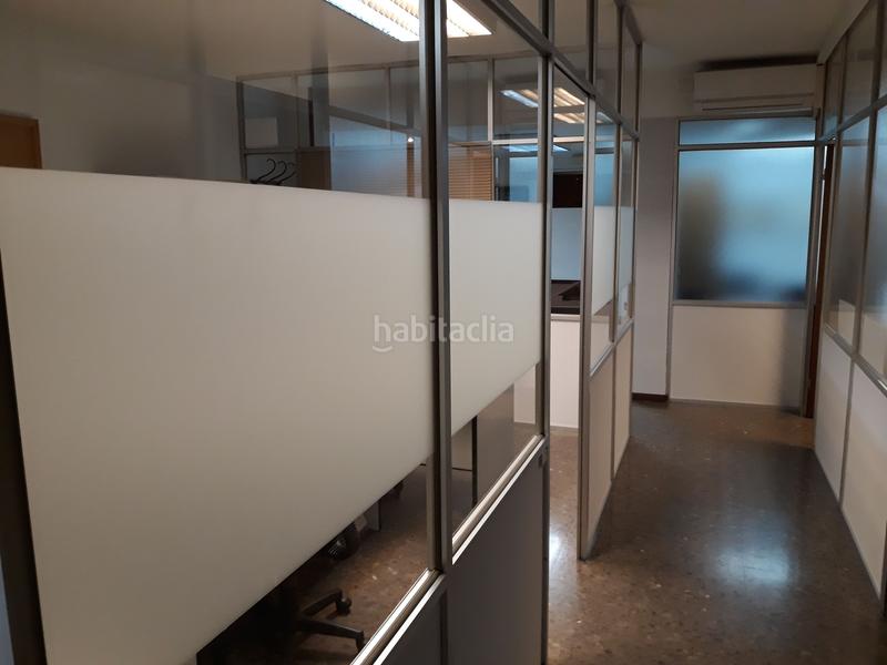 Foto 21acdb5b-4560-414c-b149-81c9fec23da1. Location bureau dans carrer de la indústria 94 dans Barcelona