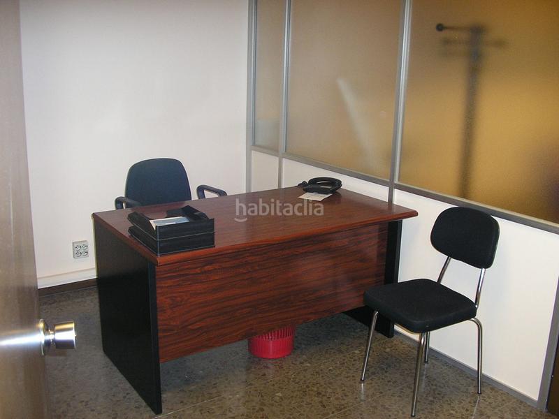 Foto 3af28eec-ed49-4474-8ea6-41fc2371ac22. Lloguer oficina a carrer de la indústria 94 a Sagrada Família Barcelona