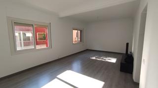 Miete Etagenwohnung  Carrer de matanzas. Piso de 2 habitaciones para contrato de larga estancia