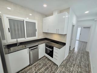 Affitto Piano terra  Carrer de vèlia. Duplex totalmente reformado a estrenar. contrato de larga estanc