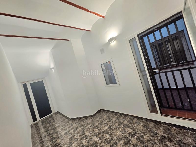 Foto ff03b458-15e2-4d23-b784-e4fd7f2bc0d6. Location rez-de-chaussée avec chauffage dans Porta Barcelona