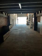 Location Local commercial  Carrer isern. Local a pie de calle de 70m2 en planta baja y 30m2 de altillo.
