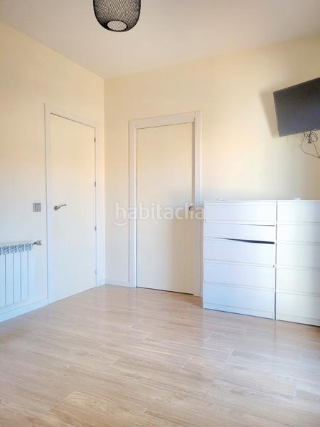 Foto 2ad31ceb-f74e-4944-becf-bf8812dae49a. Reihenhaus in calle países bajos 43 in Yuncos