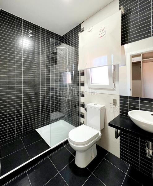 Foto 8234c958-e384-4e67-acf5-1fb4d2f4430e. Reihenhaus in calle países bajos 43 in Yuncos