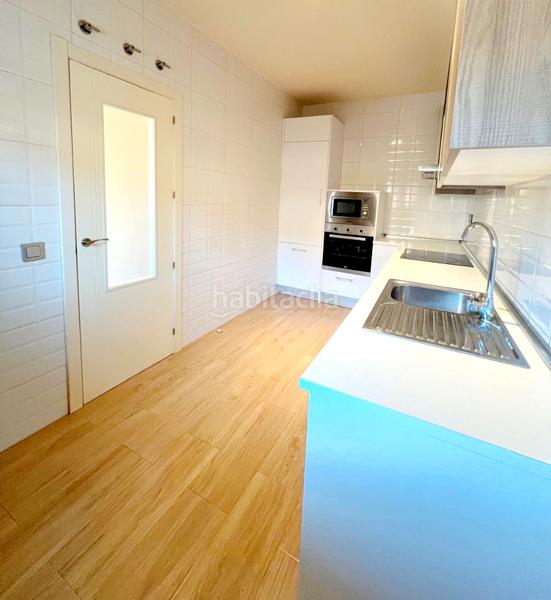 Foto ac65dfb3-bfad-4db4-9995-3389db829deb. Reihenhaus in calle países bajos 43 in Yuncos