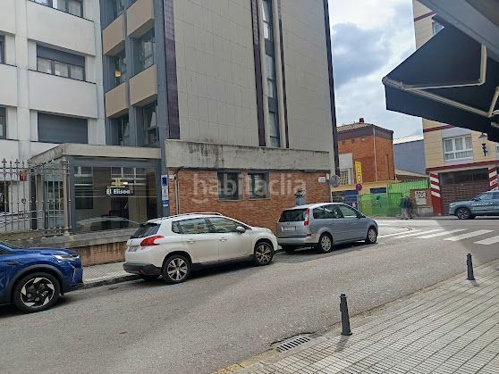 Foto 2d72db33-7579-4bef-9aac-e014c54ca892. Pas-de-porte local commercial dans Centro Gijón