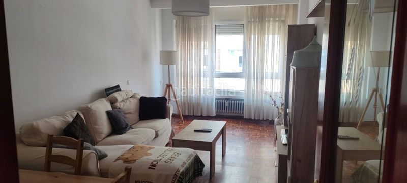 Foto 71ac9e64-6fbf-4116-8e29-573a60ebfaed. Rent flat with heating in Centro Gijón