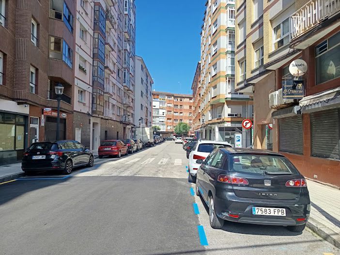 Foto 92dd25a7-9793-4032-82d4-ef903a2f8949. Aparcament cotxe a Centro Gijón
