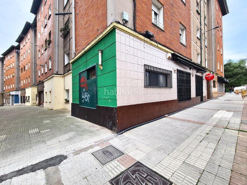 Foto bf20b454-b45a-4c57-a46c-04345c2a32b9. Local comercial a Pumarín Gijón