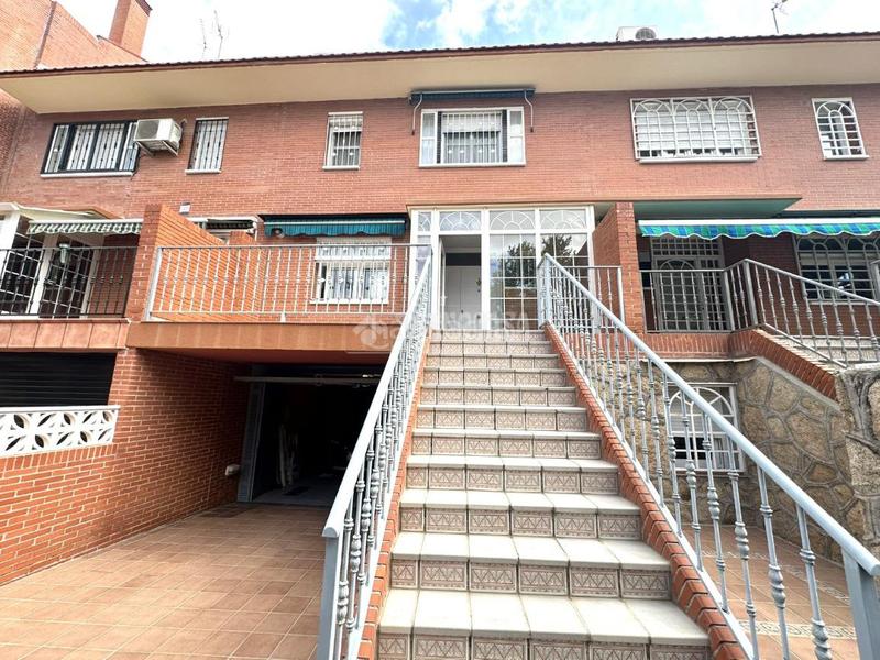 Foto b0fc3b41-b108-4057-80d0-785e7c9e692e. Casa pareada casa en venta en Norte-Universidad Móstoles