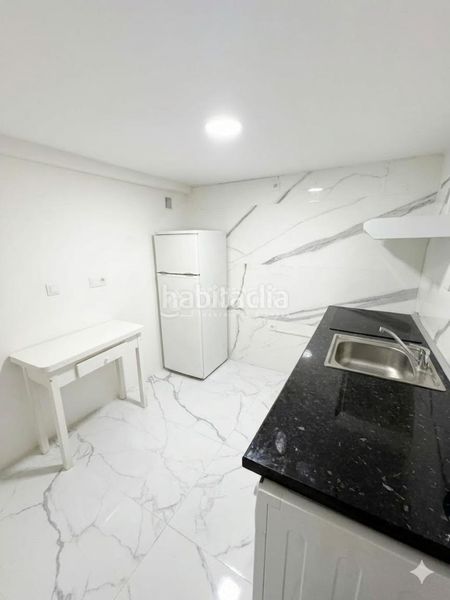 Foto 7dee15b6-23bb-4b39-bb24-be9f0286dfb8. Local comercial a Buena Vista Madrid